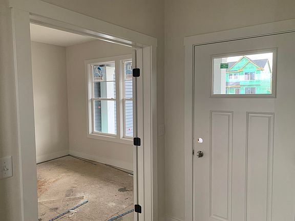 3rd image of 6643 Inwood Ridge Dr NE