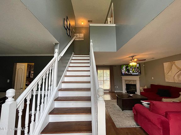 4th image of 9585 Jourdan Dr