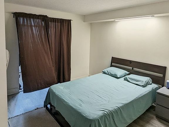 5th image of 300 Webb Dr #1004