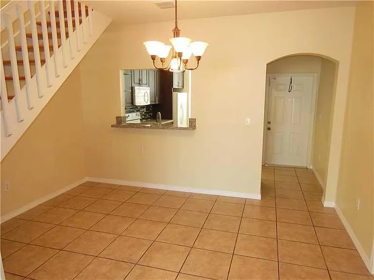 Dining room w/access to kitchen 10'.8" x 10'.0"