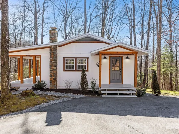 633 Kingdom Pl, Zirconia, NC 28790