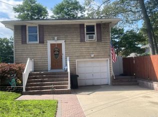 38 Forest St, Ronkonkoma, NY 11779