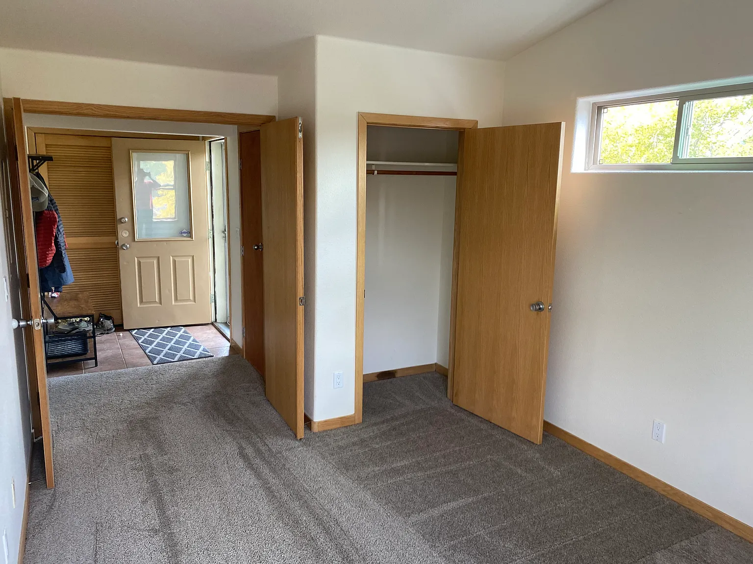 3 bed, 1071 sqft, $1,100 — Photo 2