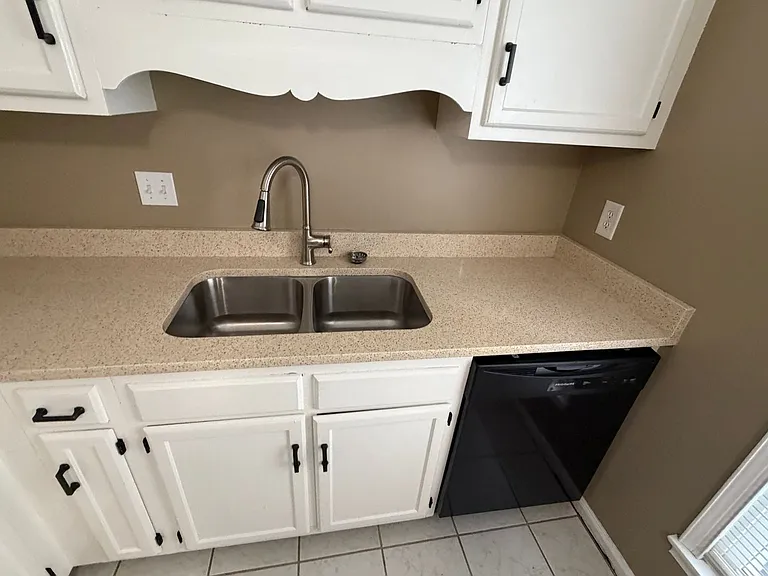 103 Wenwood Cir — Photo 5