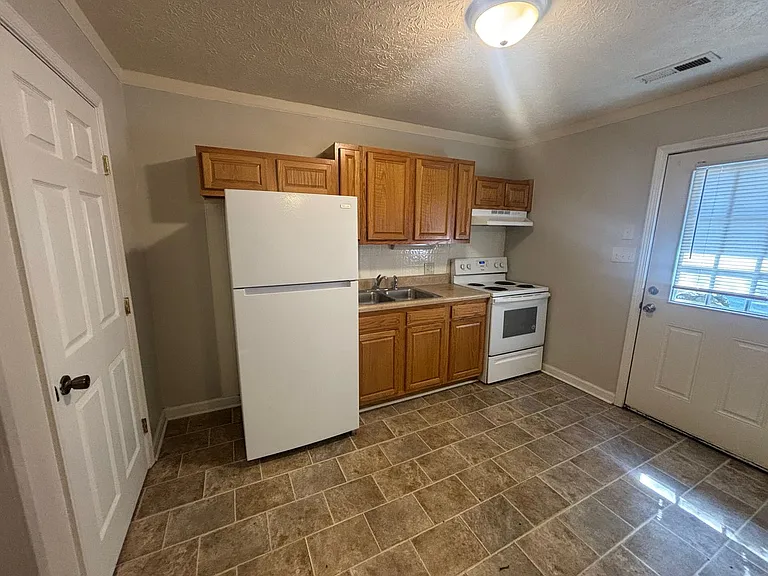 1232-1244 1254 Centerville Rd — Photo 8