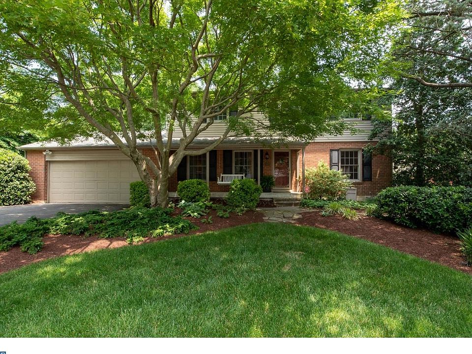 1st image of 3223 S Landsdowne Dr
