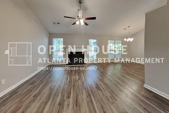 3 bed, 2.0 bath, 1450 sqft, $2,100 — Photo 3
