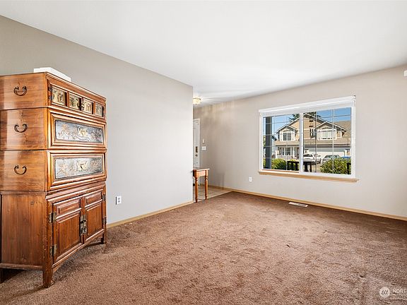 3rd image of 1620 200th Court E