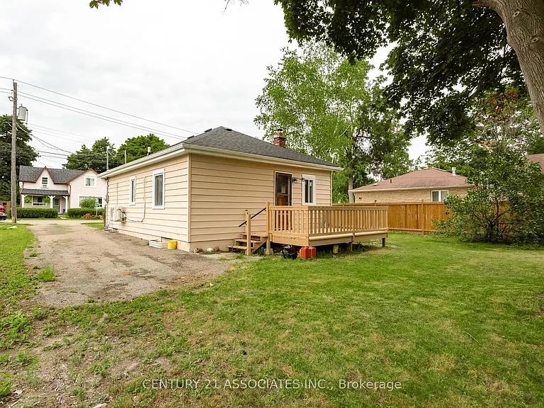 48 King St — Photo 46