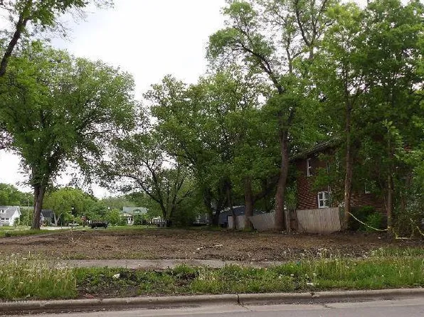 1022 9th Ave N, Fargo, ND 58102