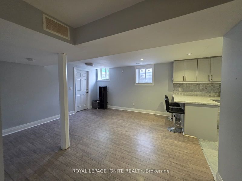 Toronto House for rent - 2 Bedrooms — photo 2