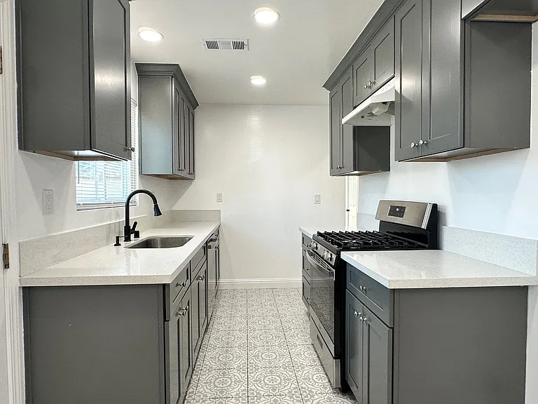 3609 Peckham Ave — Photo 10