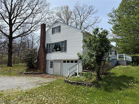 3rd image of 43184 Osbourne Rd