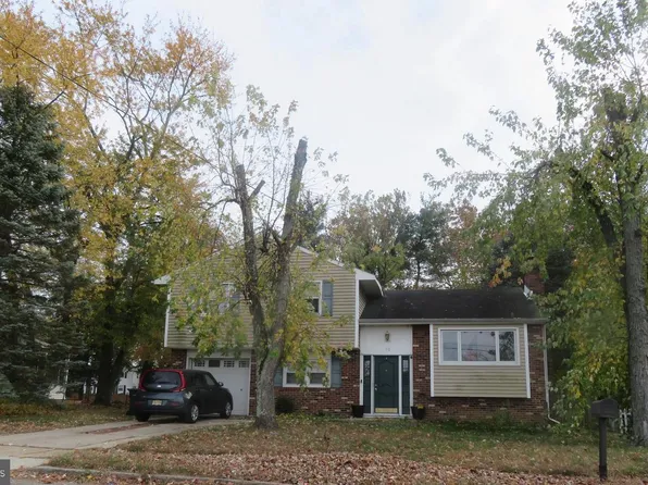 10 Rose St, Willingboro, NJ 08046