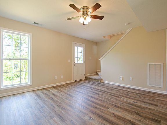 3rd image of 2074 Tynewood Dr