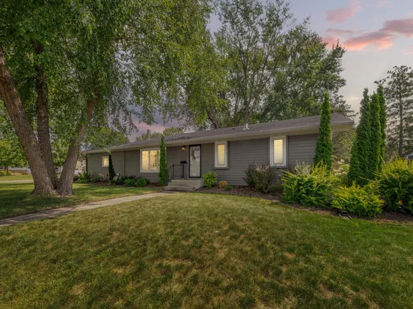 1019 Valley View Rd, Faribault, MN 55021