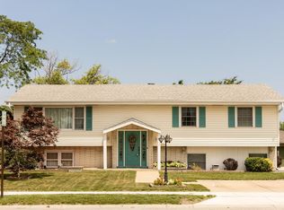 934 W Pine St, Griffith, IN 46319