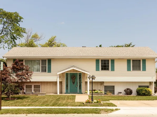 934 W Pine St, Griffith, IN 46319