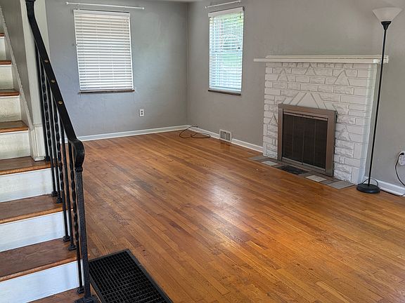 4th image of 11831 Joan Dr