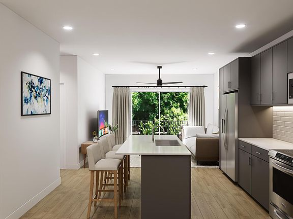 4th image of 709 E Lenoir St #201