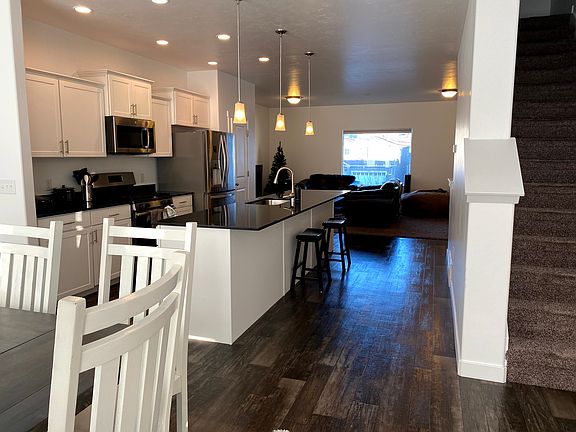 3rd image of 668 W Koins Way