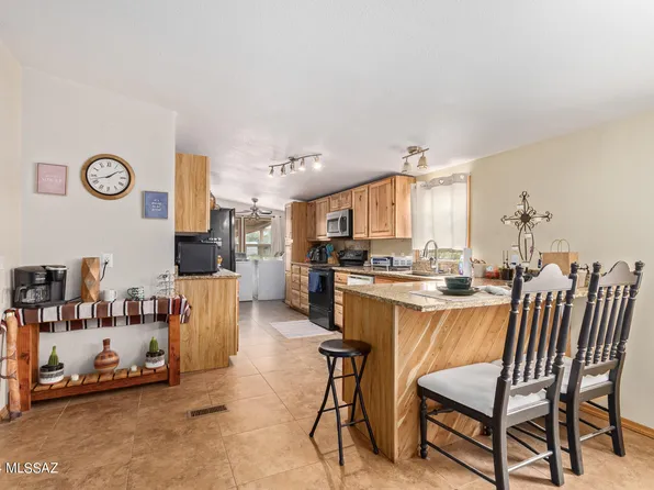 16597 W Doe Rd, Marana, AZ 85653