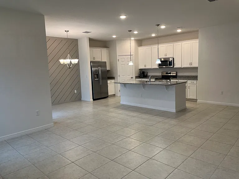 1658 Blue Lagoon Cir — Photo 14