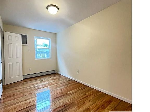 5th image of 212 Pugsley Ave Floor 1