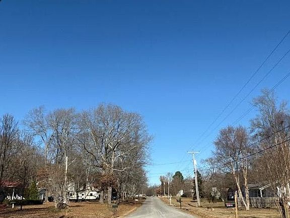 5th image of 33 Hattie Dr