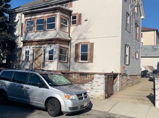 16 Platt St, Fall River, MA 02723