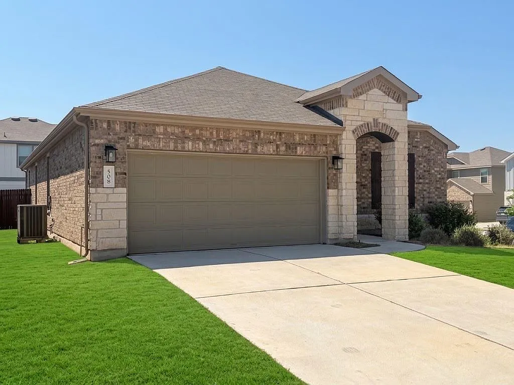 4 bed, 3.0 bath, 1908 sqft, $2,100 — Photo 2