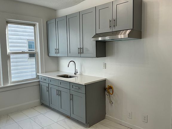 2nd image of 319 Vermont Ave