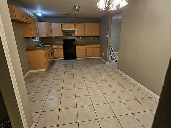 2nd image of 925 Lister Dr