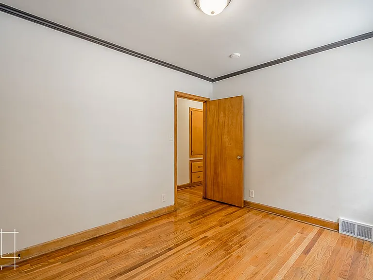1374 E. Broad St. — Photo 35