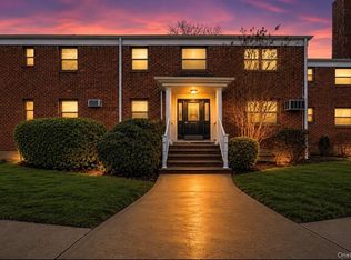 1201 E Broadway #H-22, Hewlett, NY 11557