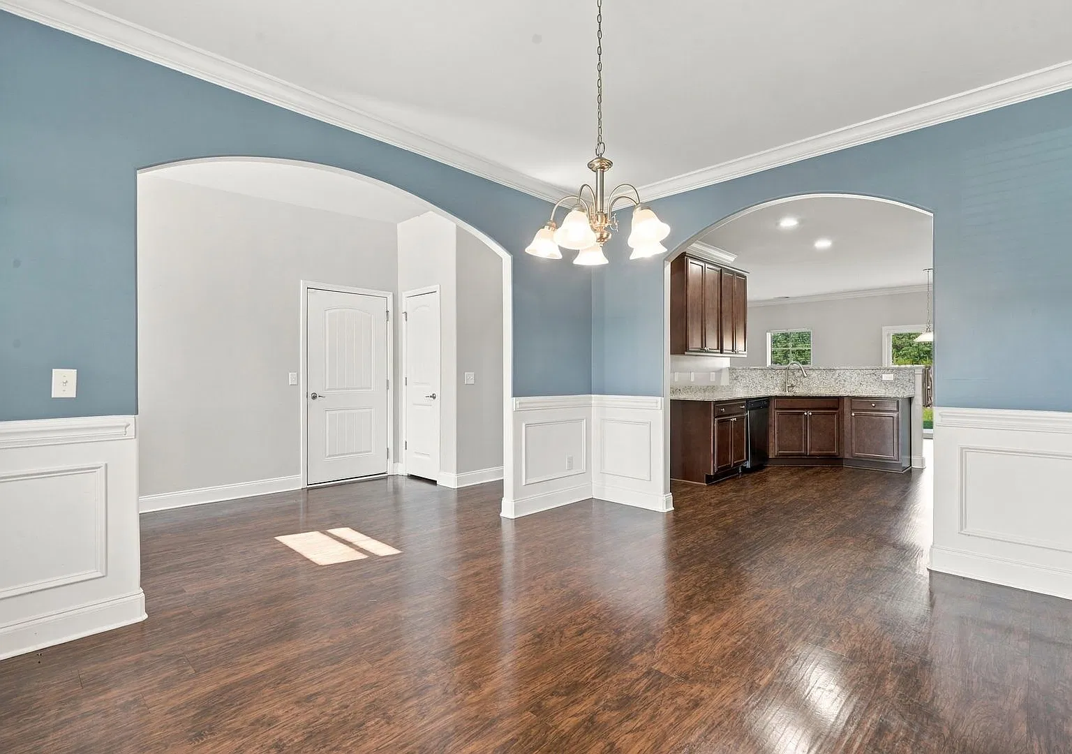 RLR 36 - 135 Greystone Drive — Photo 2