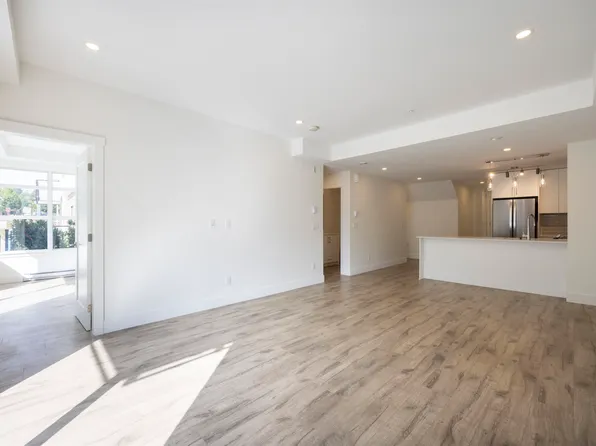 6328 King George Blvd #11, Surrey, BC V3X 0L4