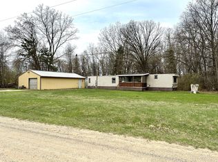 6105 Flat River Trl, Belding, MI 48809