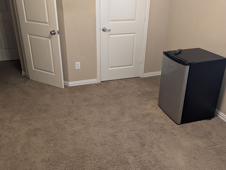 1st image of 7912 Hannah St #1