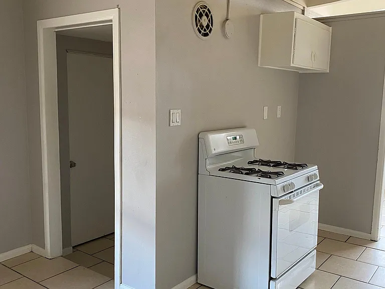 317 Wisteria Ave — Photo 13