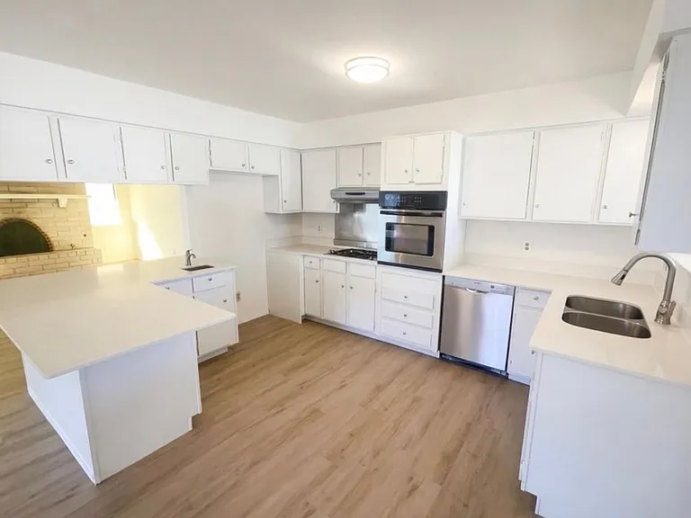 1224 Kirby St NE — Photo 4