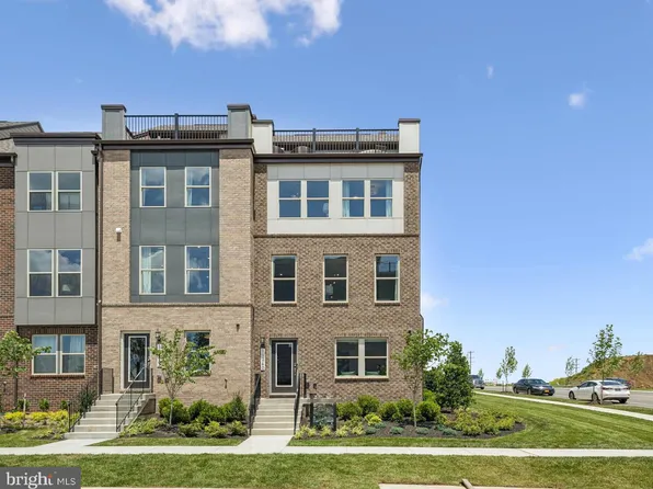 8963 Katherine Johnson Ave, Manassas, VA 20109