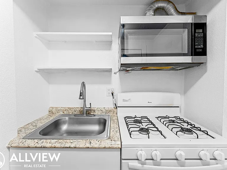 1208 North Van Ness Avenue — Photo 10