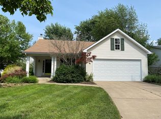 224 Saint Marys Dr, Ballwin, MO 63021