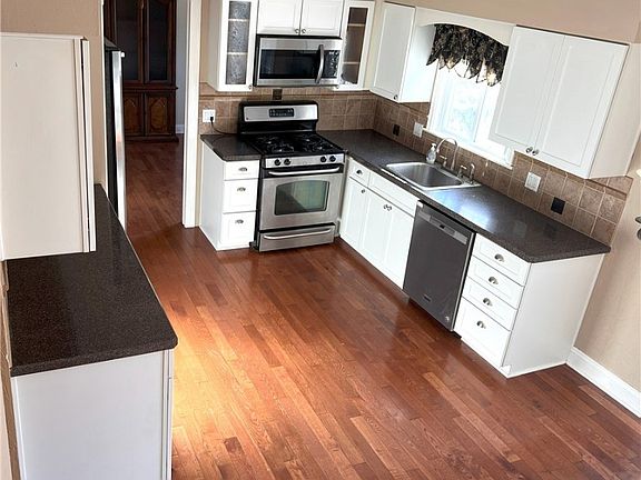 2nd image of 2721 Fleger Dr