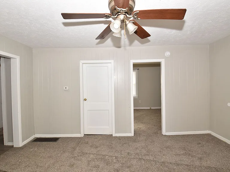 1918 N Byrkit Ave — Photo 5
