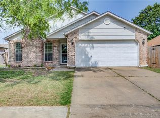 3320 N 6th St, Broken Arrow, OK 74012