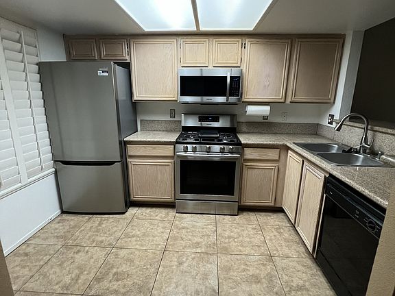 4th image of 8070 W Russell Rd Unit 1070