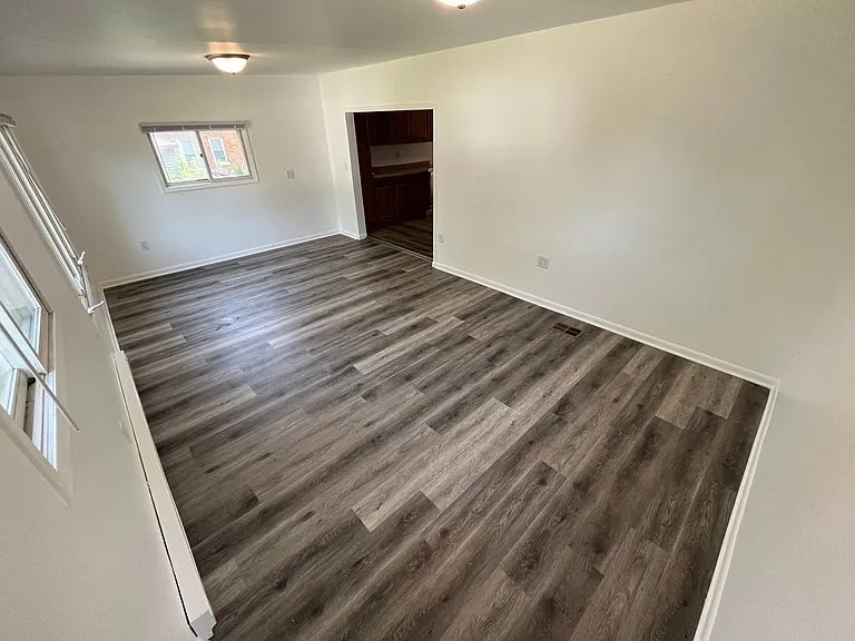 2408 W High St — Photo 14