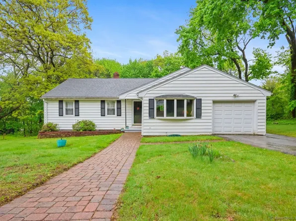 162 Leonard Road, Hamden, CT 06514